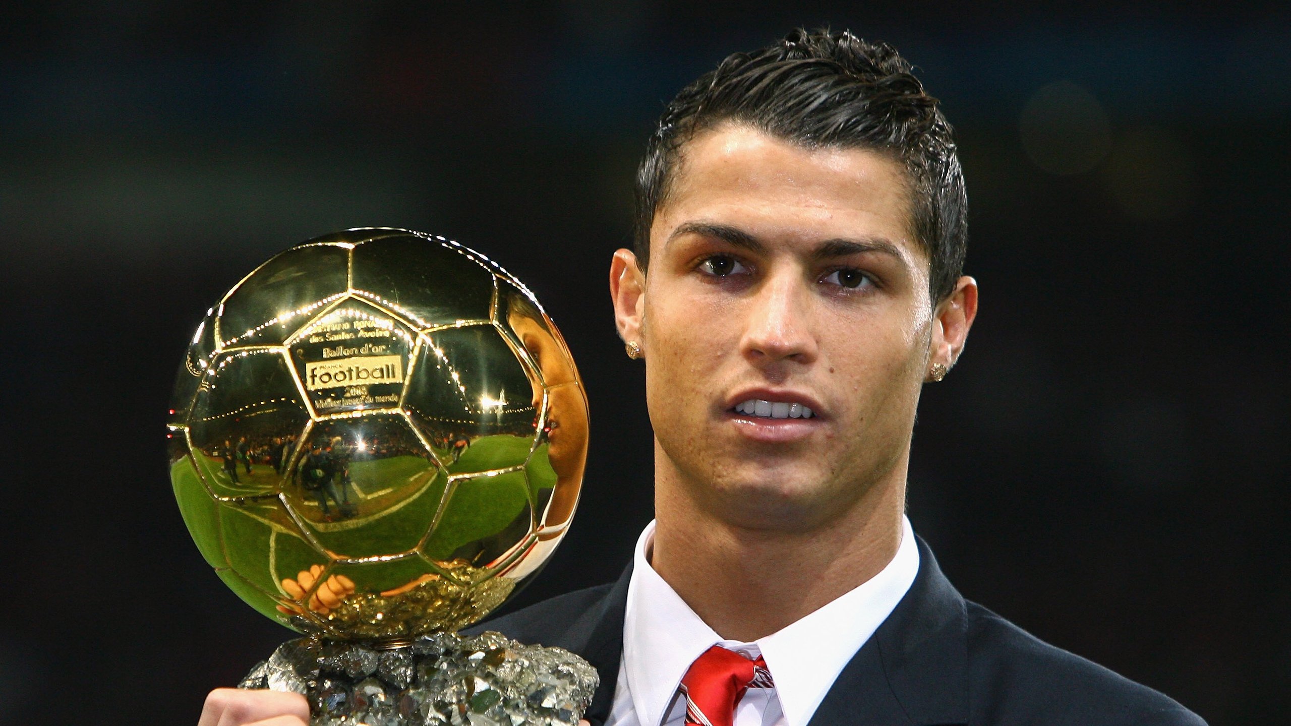 北非铁壁对阵伦敦利刃，当阿尔及利亚的集体防守哲学冻结了阿森纳的维尼修斯