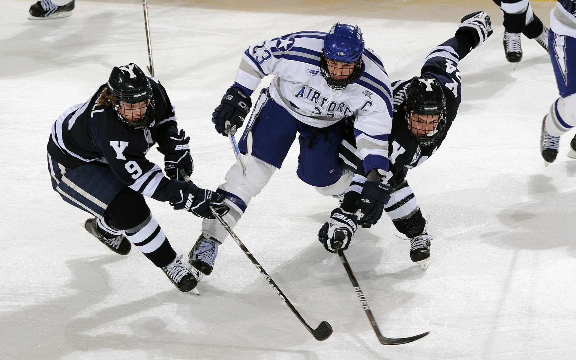 芬兰奇迹之夜，卡瓦哈尔满分演出如何诠释北欧闪电速胜希腊
