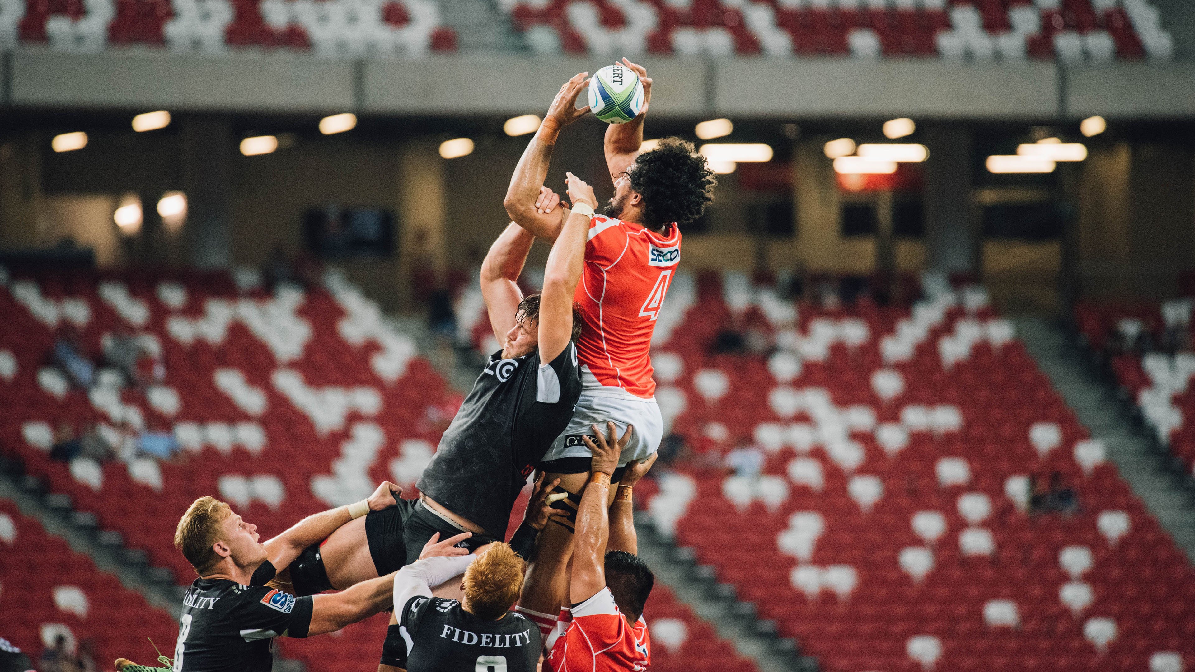 哈利伯顿狂飙导演团队胜利，开拓者以美式篮球哲学踏平深圳队